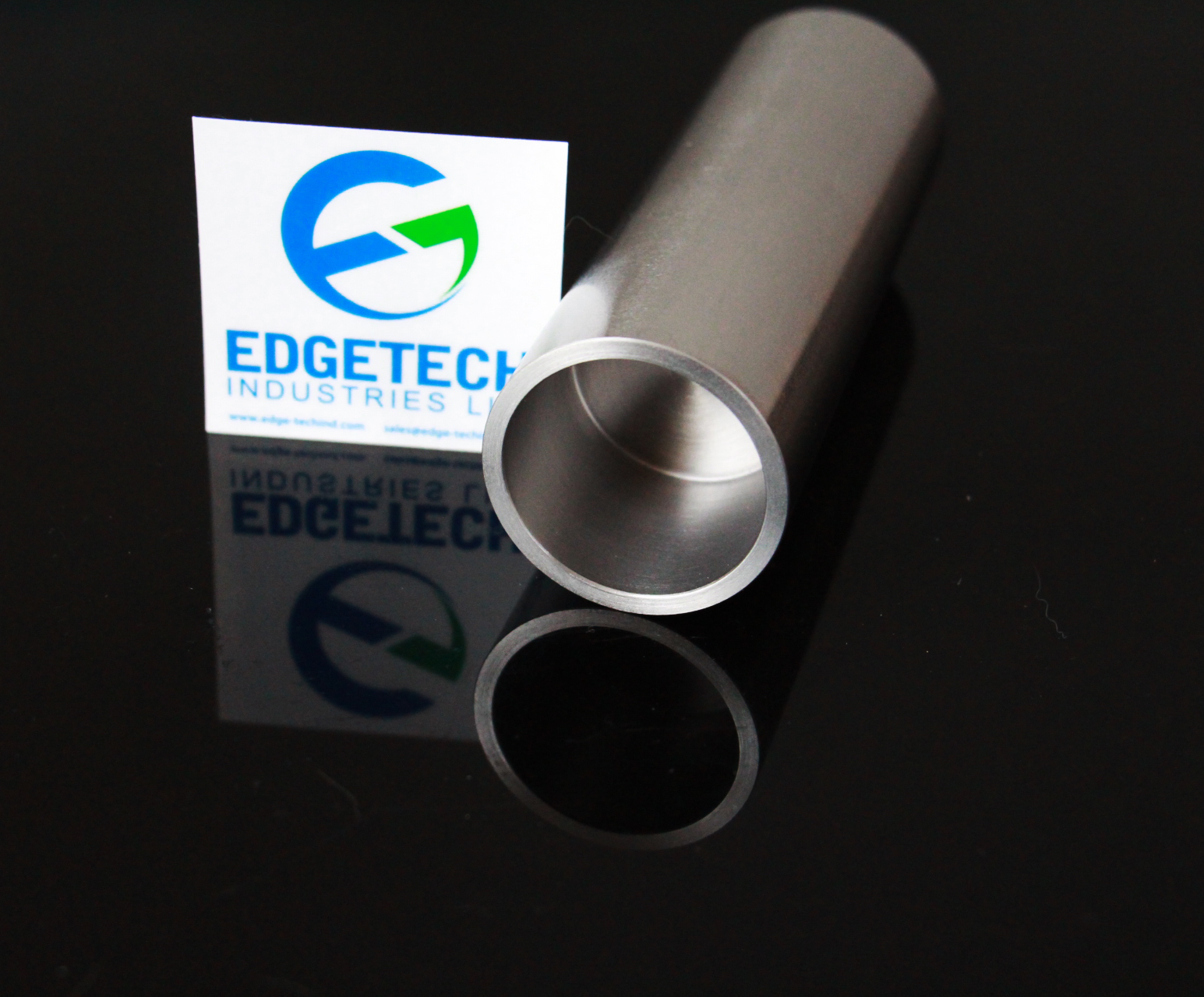 Types and manufacturing processes of tungsten crucibles